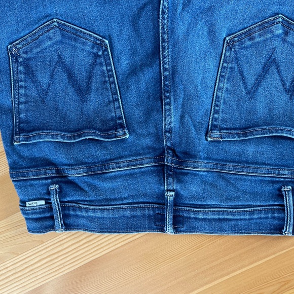MOTHER Ankle Cropped Blue Jeans - Picture 3 of 3